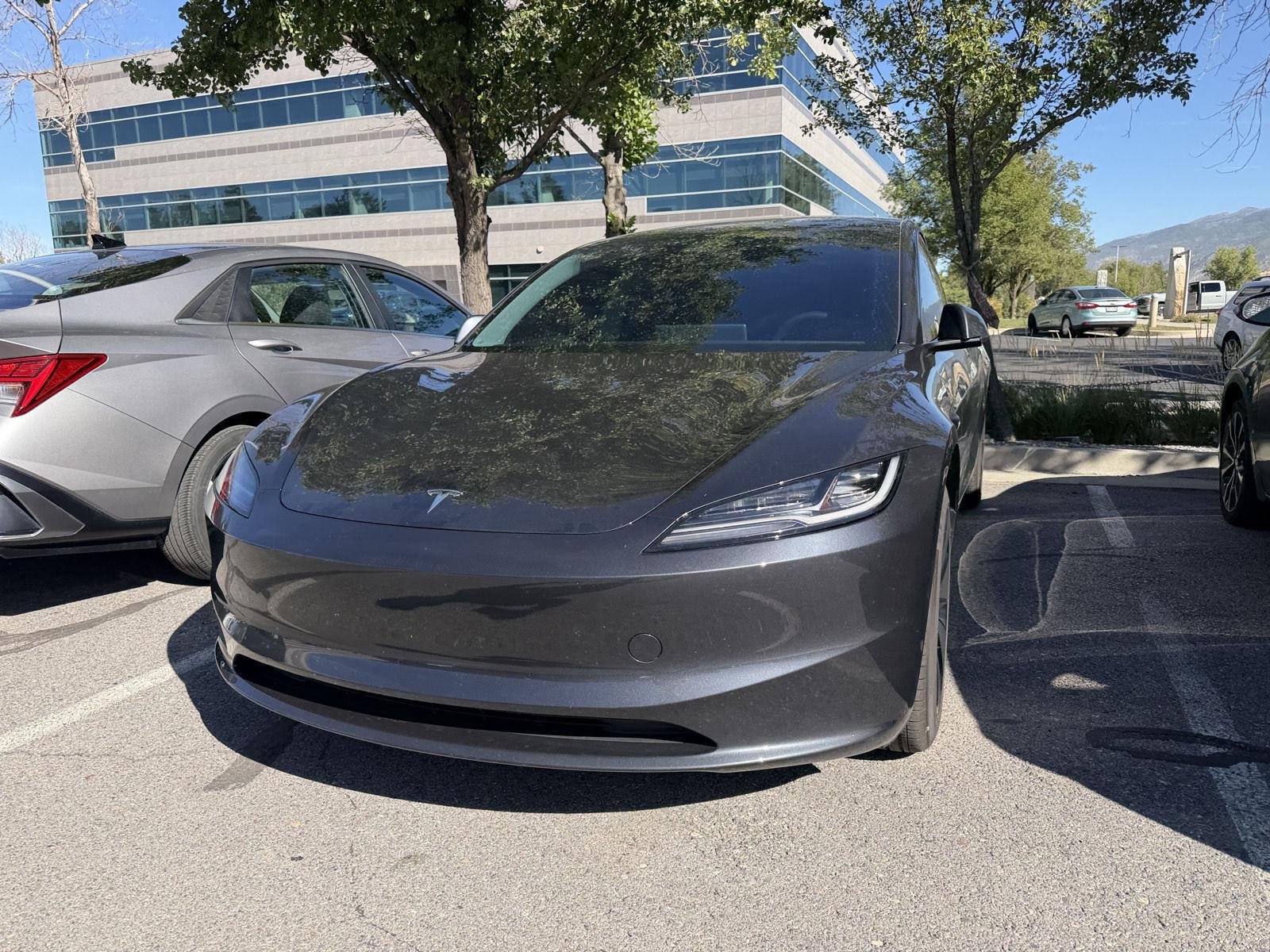 tesla model 3 2025 5YJ3E1EA4SF011934 image tesla model 3 2025 5YJ3E1EA4SF011934 image